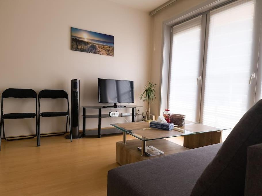 Cozy Studio With Pool Close To The Sea 奥斯滕德 外观 照片